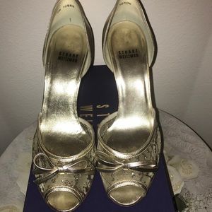 Stuart Weitzman Gold Fireworks Pump Size 8.5